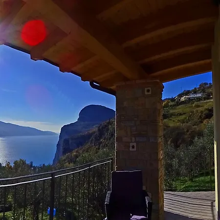 Appartamenti Villa Vagne by Gardadomusmea Tremosine Esterno foto